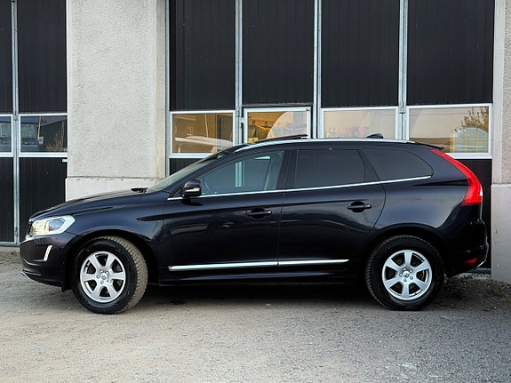 Volvo XC60 2 of 24
