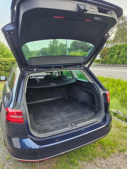 Volkswagen Passat 6 of 18
