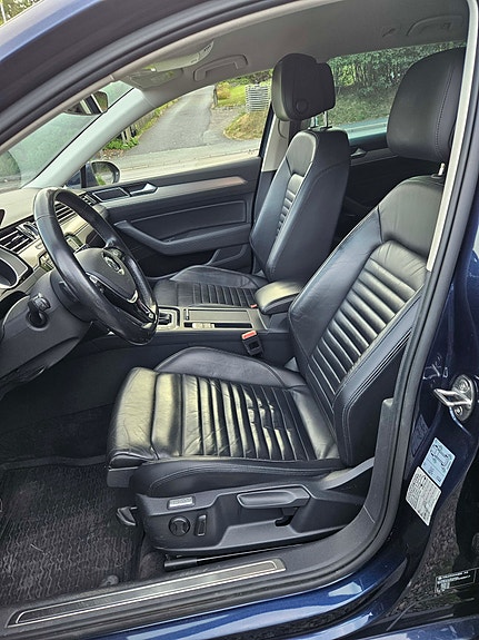 Volkswagen Passat 9 of 18