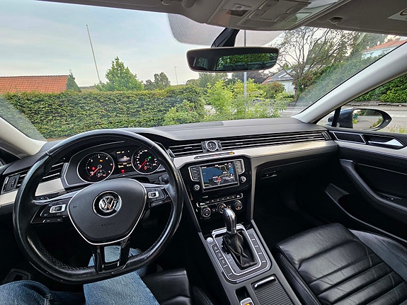 Volkswagen Passat 5 of 18