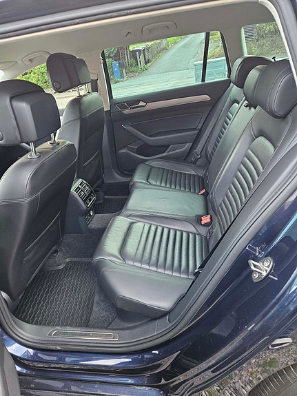 Volkswagen Passat 10 of 18