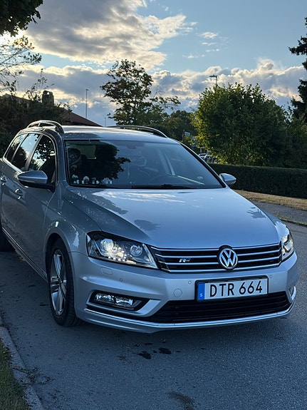 Volkswagen Passat 2 of 6