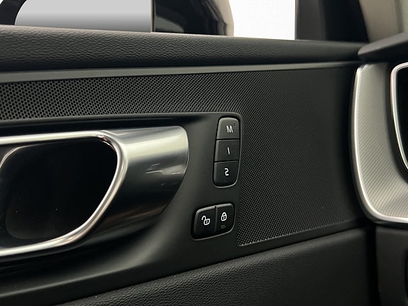 Volvo XC60 18 of 30