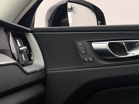 Volvo XC60 26 of 30