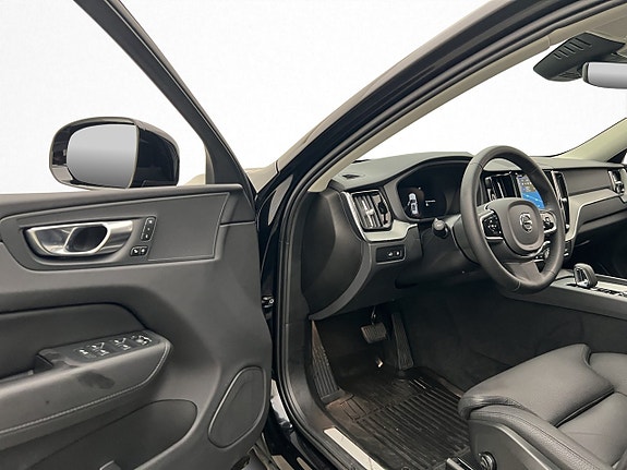 Volvo XC60 11 of 30