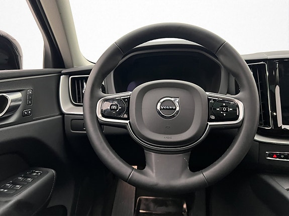 Volvo XC60 15 of 30