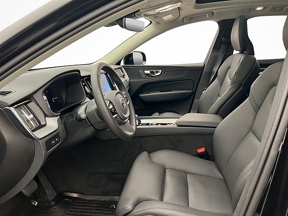 Volvo XC60 12 of 30