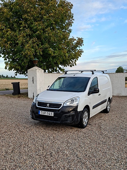 Peugeot Partner 2 of 5