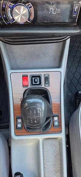 Mercedes-Benz 190 E 15 of 27
