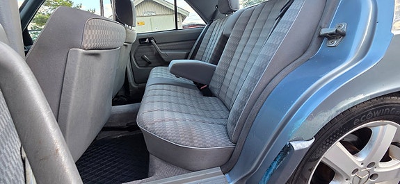 Mercedes-Benz 190 E 27 of 27