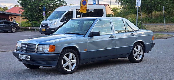 Mercedes-Benz 190 E 4 of 27