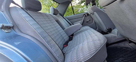 Mercedes-Benz 190 E 26 of 27