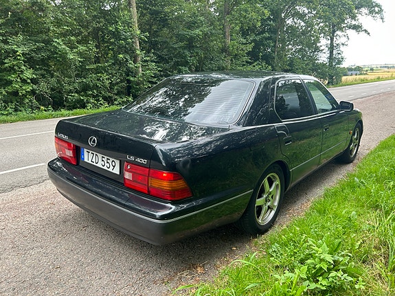 Lexus LS400 3 of 6