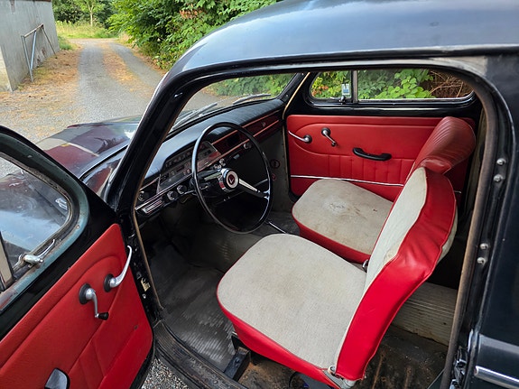 Volvo PV 6 of 9