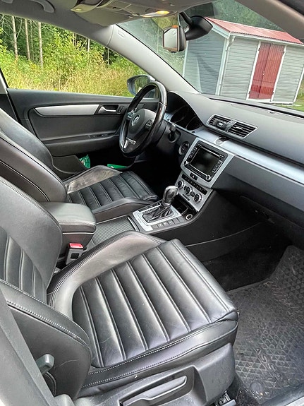 Volkswagen Passat Alltrack 3 of 7