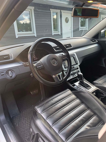Volkswagen Passat Alltrack 5 of 7