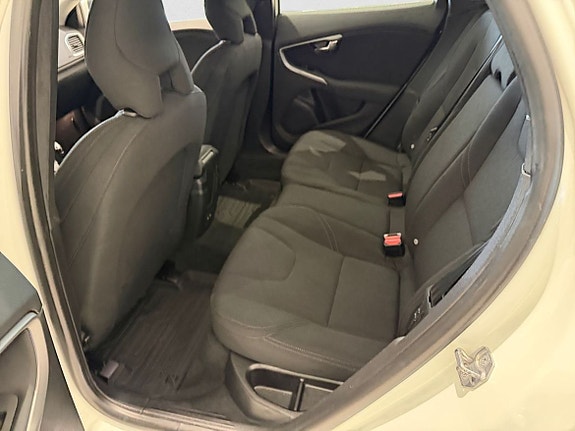 Volvo V40 11 of 22