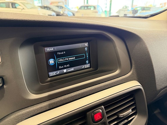 Volvo V40 21 of 22
