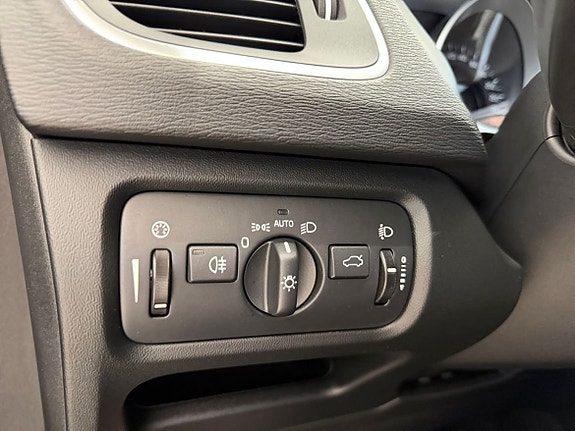 Volvo V40 17 of 22