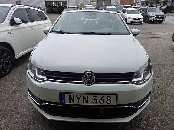 Volkswagen Polo 2 of 12