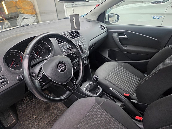 Volkswagen Polo 9 of 12