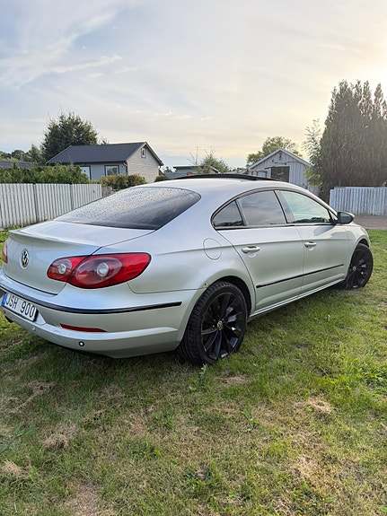 Volkswagen Passat CC 4 of 10