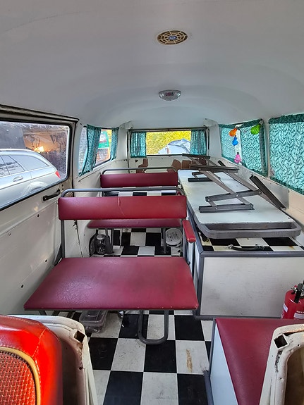 Volkswagen T2 4 of 14
