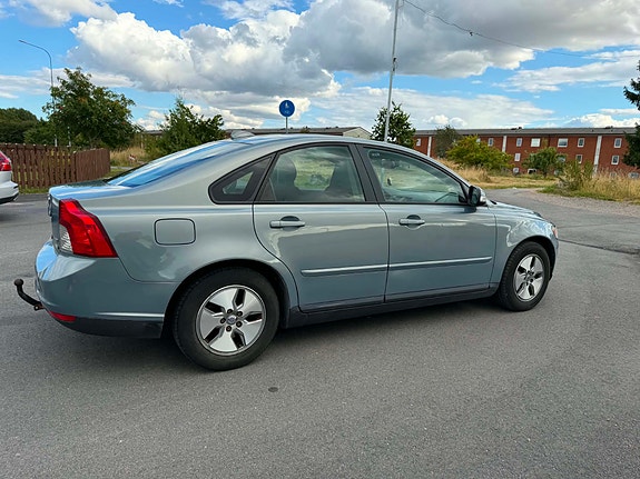 Volvo S40 4 of 6