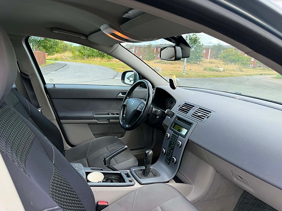 Volvo S40 5 of 6