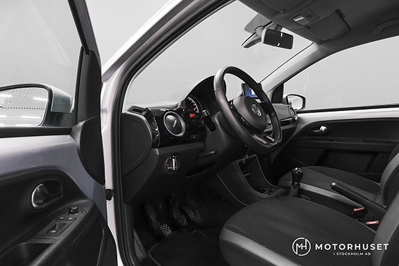 Volkswagen UP! 7 of 17