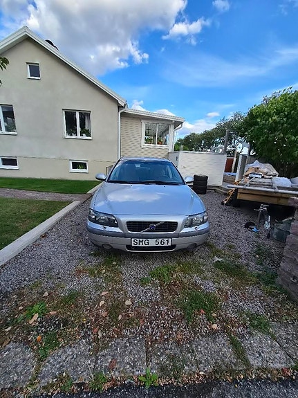 Volvo S60 2 of 7