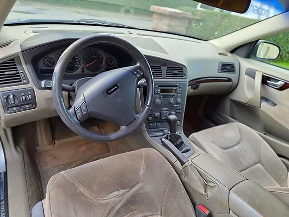 Volvo S60 5 of 7
