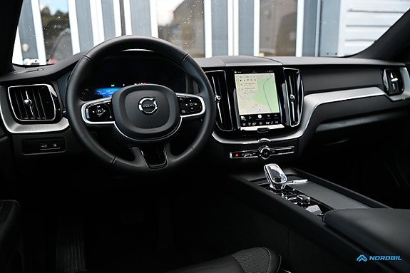 Volvo XC60 8 of 24