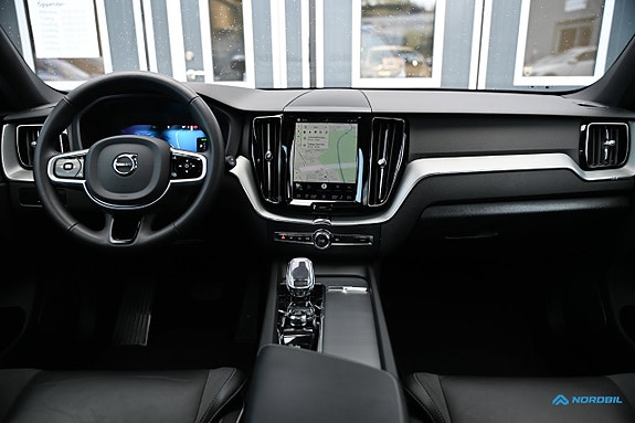 Volvo XC60 16 of 24