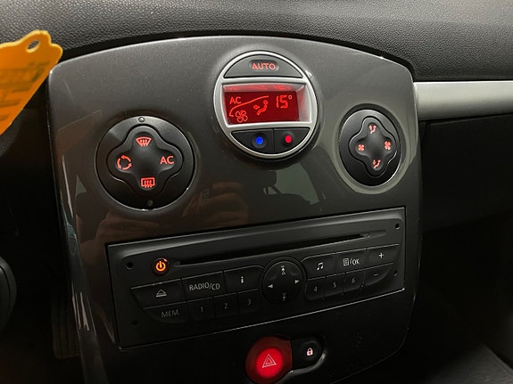 Renault Clio 17 of 19