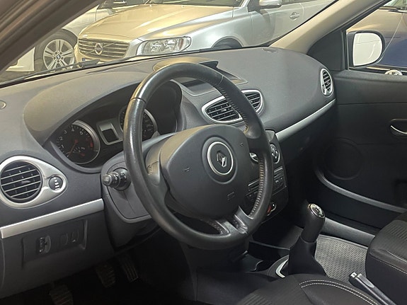 Renault Clio 9 of 19