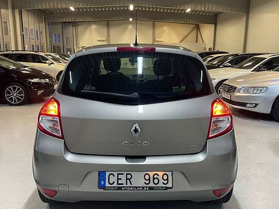 Renault Clio 8 of 19