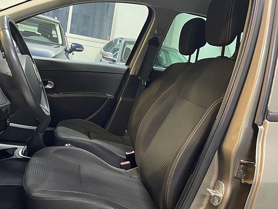 Renault Clio 14 of 19