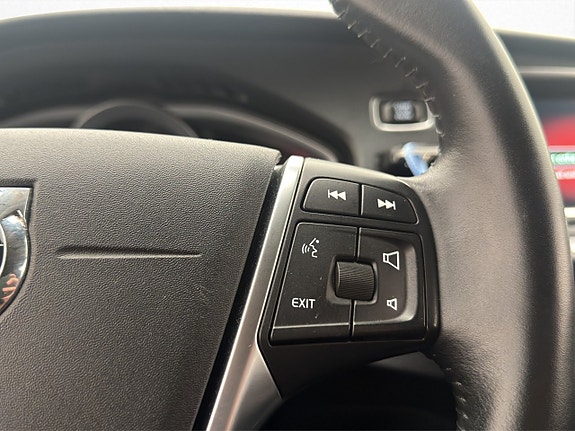 Volvo V40 Cross Country 20 of 29