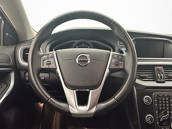 Volvo V40 Cross Country 10 of 29
