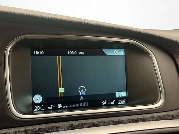 Volvo V40 Cross Country 15 of 29