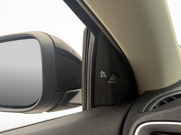 Volvo V40 Cross Country 24 of 29