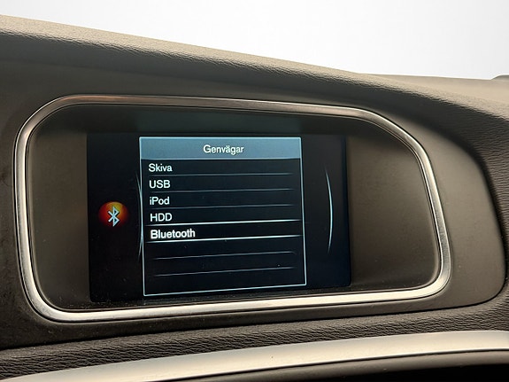 Volvo V40 Cross Country 21 of 29