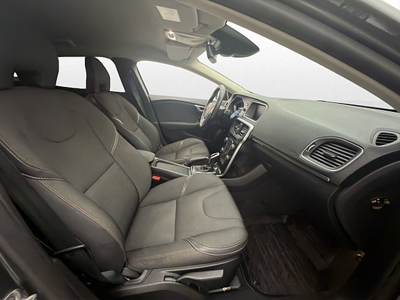 Volvo V40 Cross Country 9 of 29