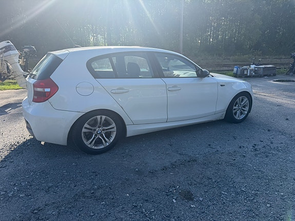 BMW 120d 3 of 4