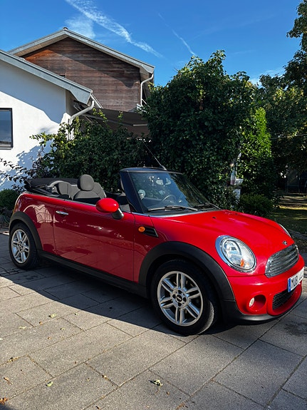 MINI Cooper 2 of 8