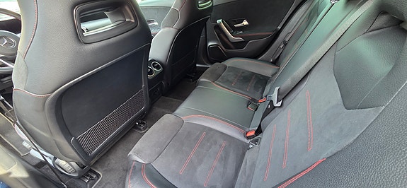 Mercedes-Benz A250 e 4 of 6