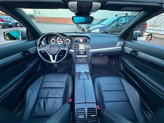Mercedes-Benz E200 13 of 26