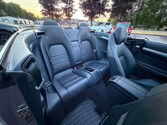 Mercedes-Benz E200 11 of 26