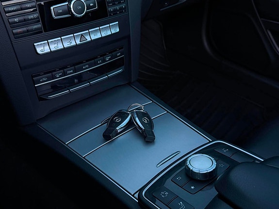 Mercedes-Benz E200 24 of 26